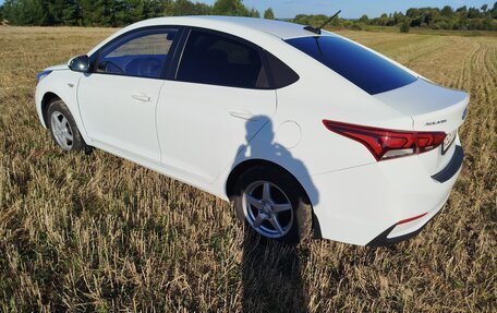 Hyundai Solaris II рестайлинг, 2017 год, 850 000 рублей, 5 фотография