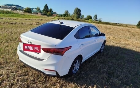 Hyundai Solaris II рестайлинг, 2017 год, 850 000 рублей, 2 фотография