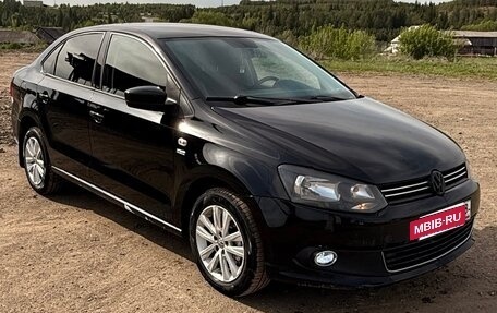Volkswagen Polo VI (EU Market), 2013 год, 689 000 рублей, 2 фотография