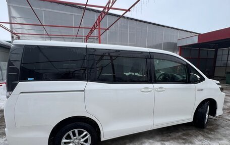 Toyota Voxy III, 2016 год, 1 990 000 рублей, 5 фотография