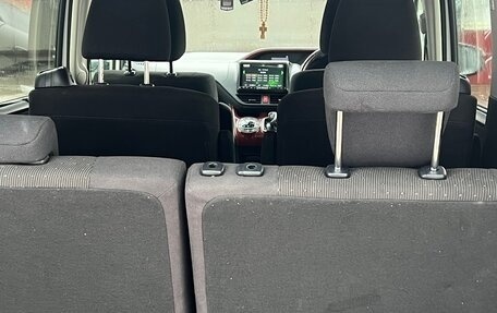 Toyota Voxy III, 2016 год, 1 990 000 рублей, 11 фотография