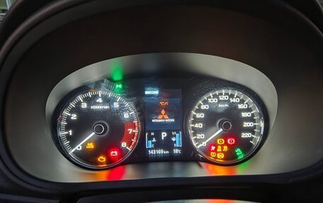 Mitsubishi Pajero Sport III рестайлинг, 2017 год, 2 990 000 рублей, 30 фотография