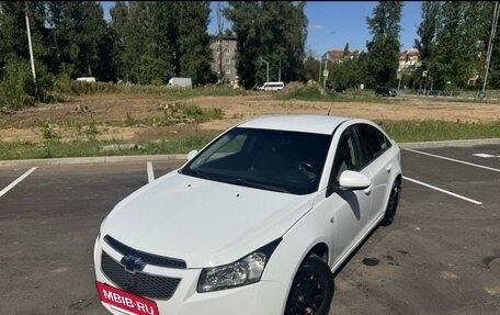 Chevrolet Cruze II, 2012 год, 700 000 рублей, 3 фотография