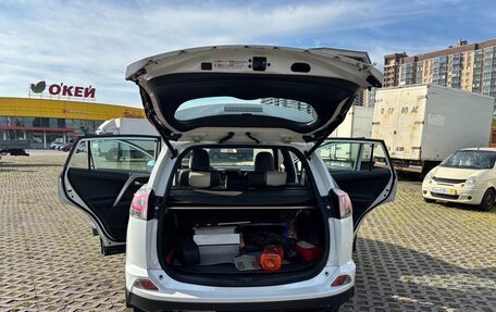 Toyota RAV4, 2018 год, 3 850 000 рублей, 7 фотография