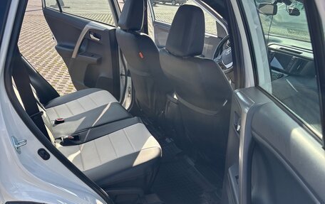Toyota RAV4, 2018 год, 3 850 000 рублей, 8 фотография