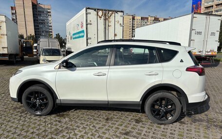 Toyota RAV4, 2018 год, 3 850 000 рублей, 14 фотография