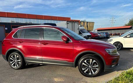 Volkswagen Tiguan II, 2019 год, 2 700 000 рублей, 2 фотография