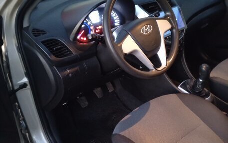 Hyundai Solaris II рестайлинг, 2013 год, 849 000 рублей, 2 фотография