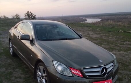 Mercedes-Benz E-Класс, 2010 год, 1 310 000 рублей, 1 фотография