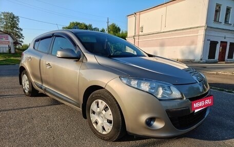 Renault Megane III, 2011 год, 725 000 рублей, 2 фотография