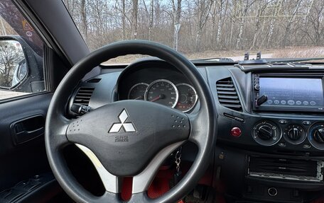 Mitsubishi L200 IV рестайлинг, 2015 год, 1 250 000 рублей, 9 фотография