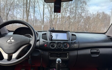 Mitsubishi L200 IV рестайлинг, 2015 год, 1 250 000 рублей, 8 фотография