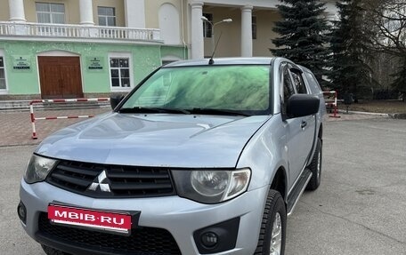 Mitsubishi L200 IV рестайлинг, 2015 год, 1 250 000 рублей, 5 фотография