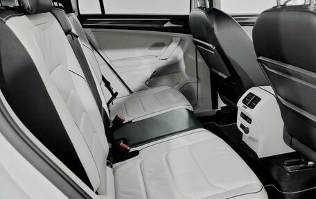 Volkswagen Tiguan II, 2017 год, 1 980 000 рублей, 13 фотография