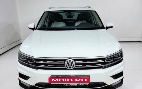Volkswagen Tiguan II, 2017 год, 1 980 000 рублей, 2 фотография