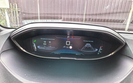 Peugeot 5008 II, 2018 год, 2 555 000 рублей, 4 фотография