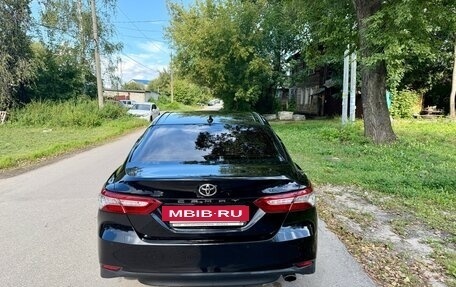 Toyota Camry, 2022 год, 3 140 000 рублей, 2 фотография