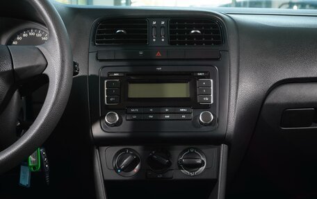 Volkswagen Polo VI (EU Market), 2011 год, 677 000 рублей, 16 фотография