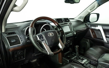 Toyota Land Cruiser Prado 150 рестайлинг 2, 2014 год, 2 499 777 рублей, 11 фотография
