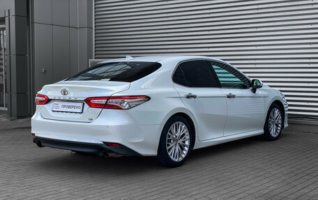 Toyota Camry, 2018 год, 3 290 000 рублей, 5 фотография