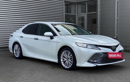 Toyota Camry, 2018 год, 3 290 000 рублей, 3 фотография