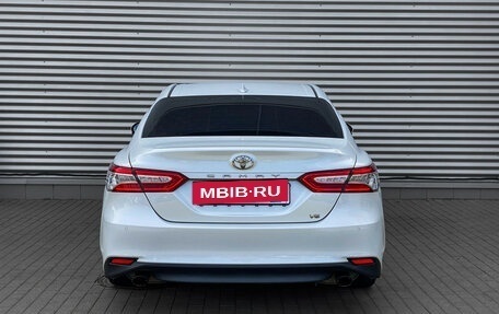 Toyota Camry, 2018 год, 3 290 000 рублей, 6 фотография