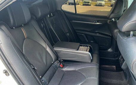 Toyota Camry, 2018 год, 3 290 000 рублей, 11 фотография