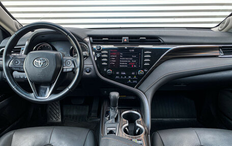 Toyota Camry, 2018 год, 3 290 000 рублей, 15 фотография