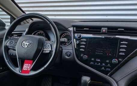 Toyota Camry, 2018 год, 3 290 000 рублей, 14 фотография