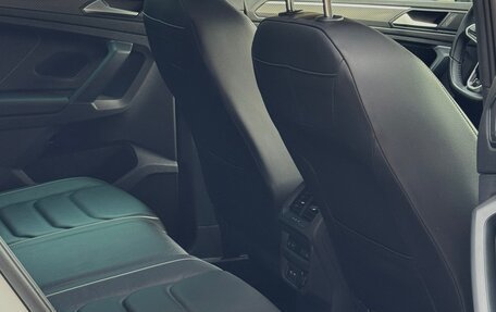 Volkswagen Tiguan II, 2021 год, 3 679 000 рублей, 28 фотография