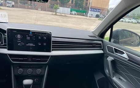 Volkswagen Tiguan II, 2022 год, 2 773 000 рублей, 10 фотография