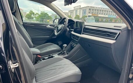 Volkswagen Tiguan II, 2022 год, 2 773 000 рублей, 9 фотография