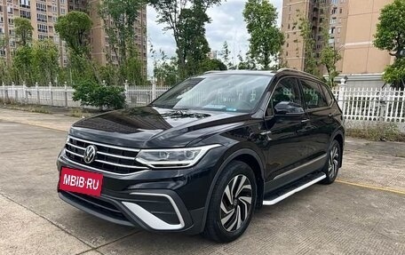 Volkswagen Tiguan II, 2022 год, 2 773 000 рублей, 1 фотография