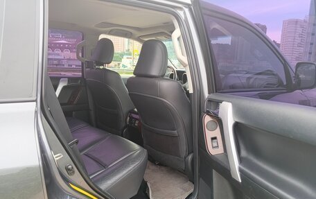 Toyota Land Cruiser Prado 150 рестайлинг 2, 2014 год, 3 399 000 рублей, 6 фотография