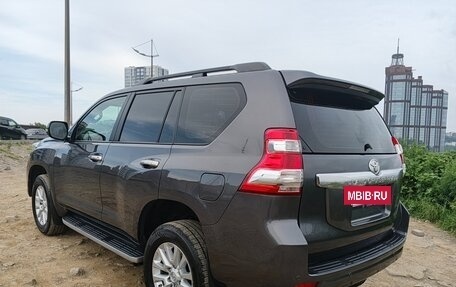 Toyota Land Cruiser Prado 150 рестайлинг 2, 2014 год, 3 399 000 рублей, 7 фотография