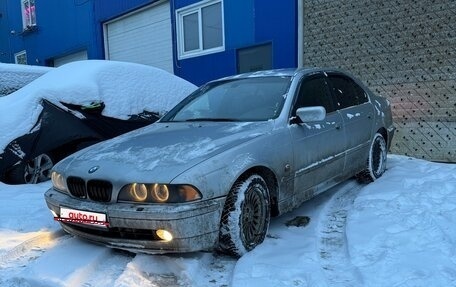 BMW 5 серия, 2003 год, 800 000 рублей, 3 фотография