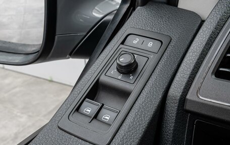 Volkswagen Transporter T6 рестайлинг, 2019 год, 3 950 000 рублей, 17 фотография