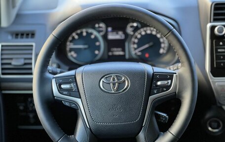 Toyota Land Cruiser Prado 150 рестайлинг 2, 2019 год, 5 190 000 рублей, 11 фотография