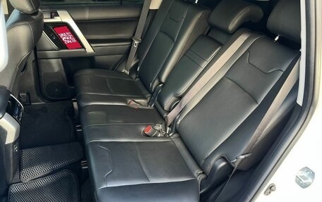 Toyota Land Cruiser Prado 150 рестайлинг 2, 2019 год, 5 190 000 рублей, 8 фотография