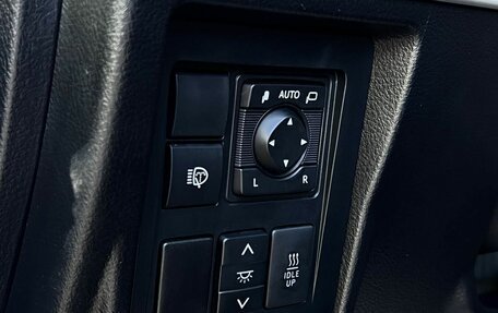 Toyota Land Cruiser Prado 150 рестайлинг 2, 2019 год, 5 190 000 рублей, 20 фотография