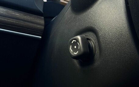 Toyota Land Cruiser Prado 150 рестайлинг 2, 2019 год, 5 190 000 рублей, 21 фотография