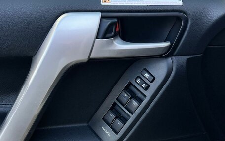 Toyota Land Cruiser Prado 150 рестайлинг 2, 2019 год, 5 190 000 рублей, 25 фотография