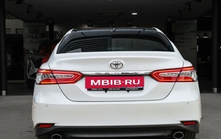 Toyota Camry, 2022 год, 3 050 000 рублей, 5 фотография