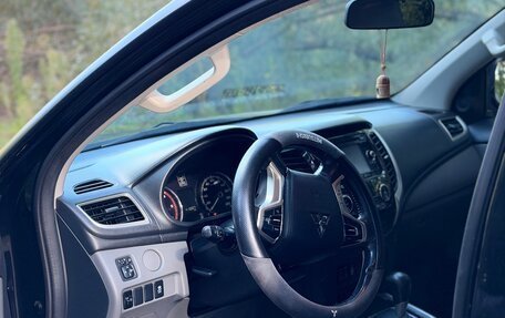 Mitsubishi L200 IV рестайлинг, 2017 год, 3 000 000 рублей, 11 фотография