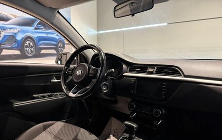 KIA Rio IV, 2018 год, 1 300 000 рублей, 12 фотография