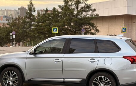 Mitsubishi Outlander III рестайлинг 3, 2016 год, 1 525 000 рублей, 5 фотография