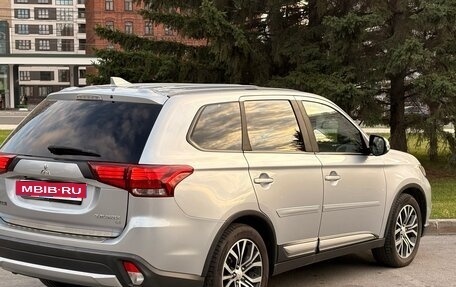 Mitsubishi Outlander III рестайлинг 3, 2016 год, 1 525 000 рублей, 3 фотография