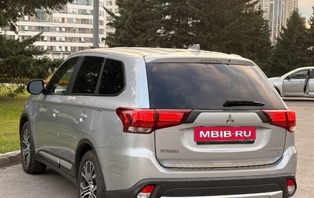 Mitsubishi Outlander III рестайлинг 3, 2016 год, 1 525 000 рублей, 4 фотография