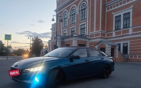 Hyundai Elantra, 2021 год, 2 100 000 рублей, 3 фотография