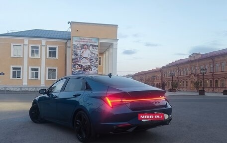 Hyundai Elantra, 2021 год, 2 100 000 рублей, 5 фотография